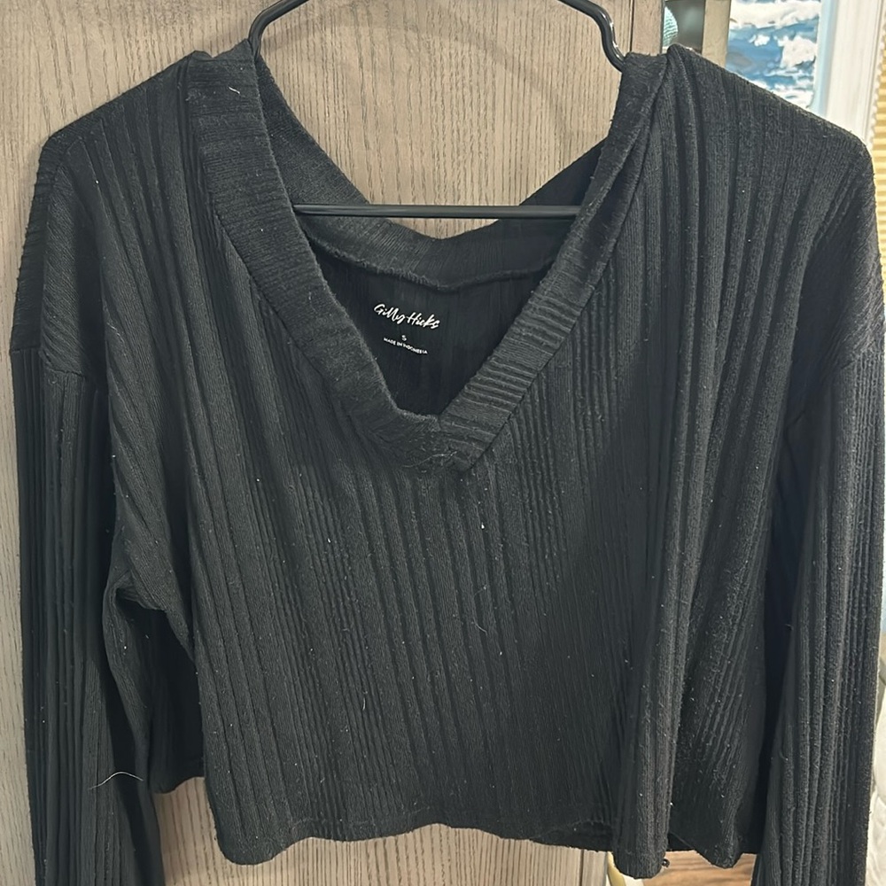 barely worn hollister sweater